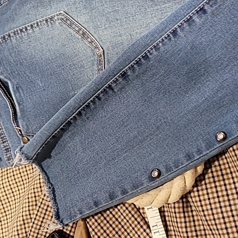 K. Jordan Jeans Raw Hem - Rhinestone Studs - Picture 11 of 14